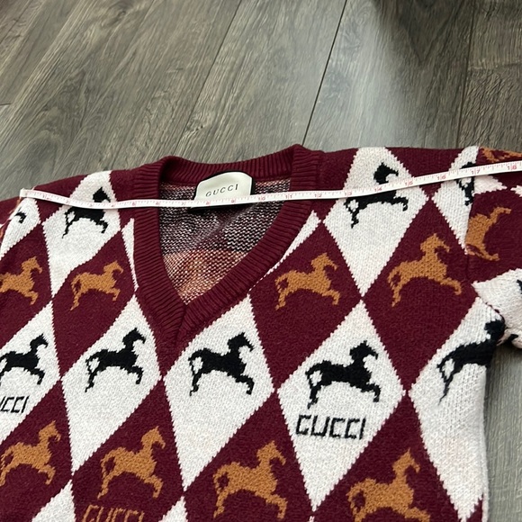AUTHENTIC Gucci Horse Tile Wool V-Neck Logo Sweater - Picture 6 of 10